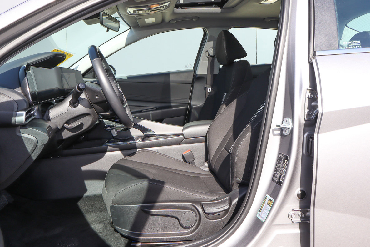 Used 2025 Hyundai Elantra SEL FWD image 7