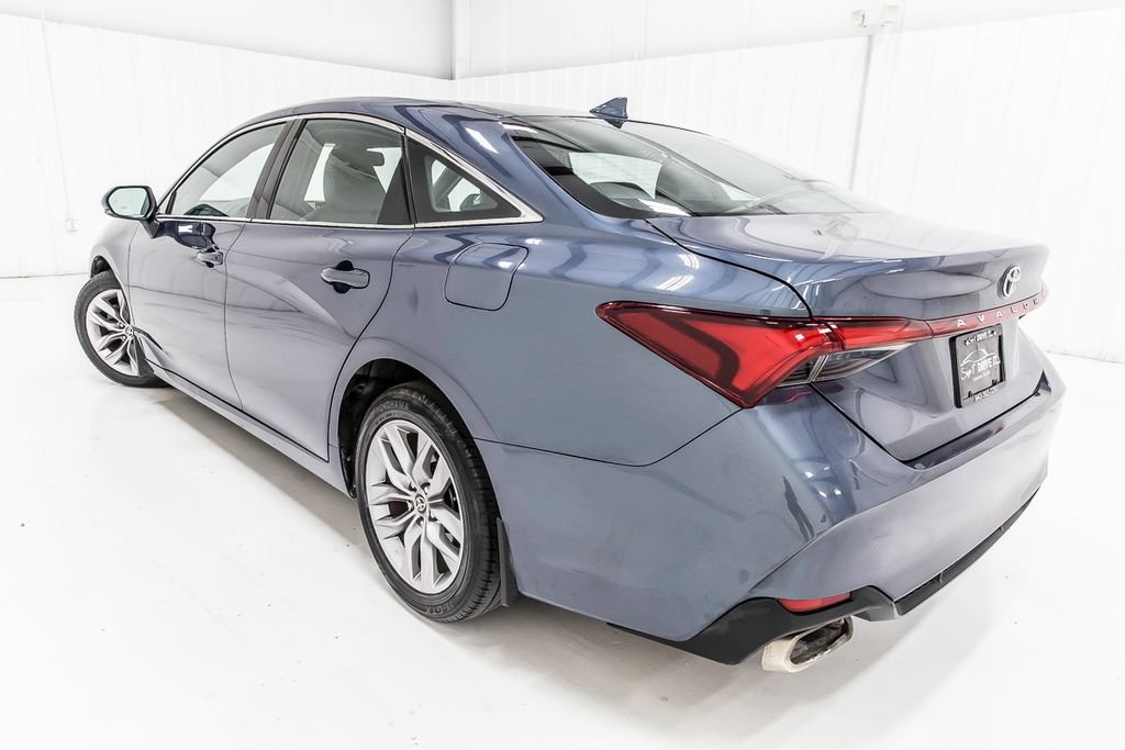 Used 2021 Toyota Avalon XLE w/ Moonroof Package FWD image 5