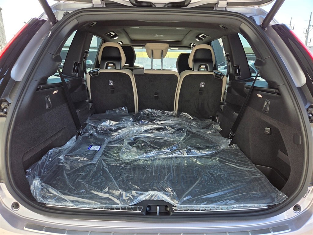 New 2026 Volvo XC90 B6 Plus w/ Protection Package Premier image 16