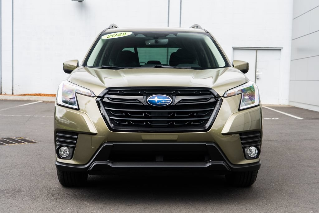 Used 2022 Subaru Forester Premium AWD/4WD image 2