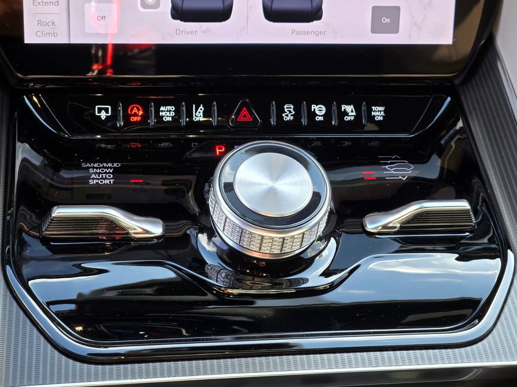 New 2026 Jeep Grand Wagoneer Summit AWD/4WD image 24