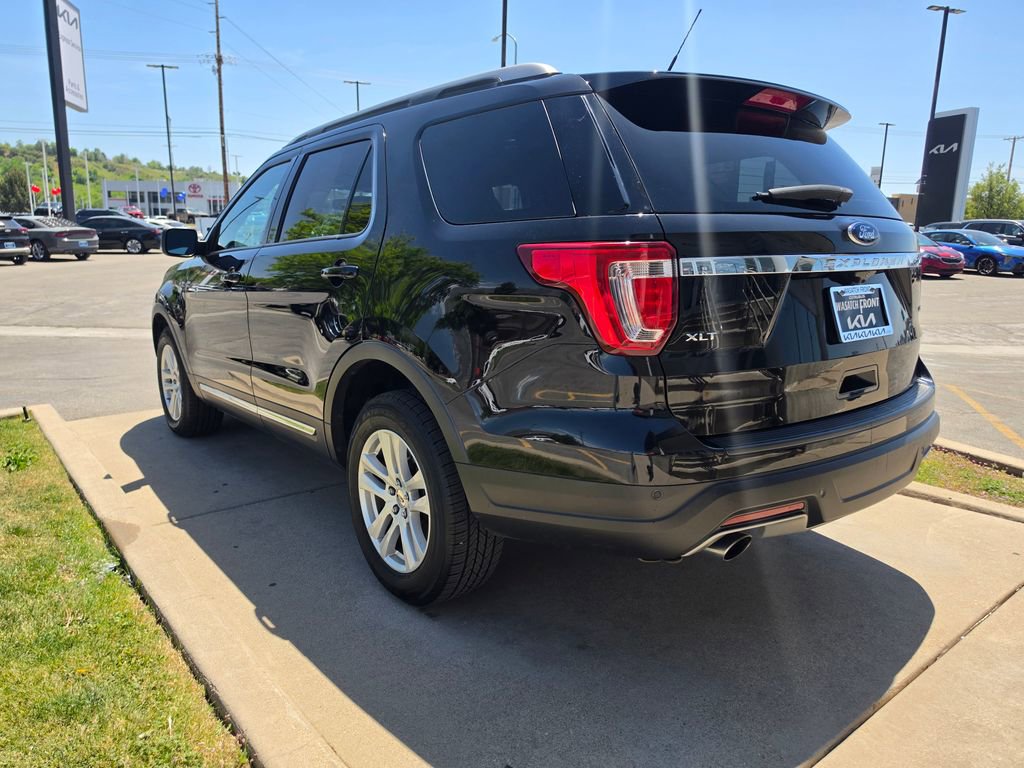 Used 2019 Ford Explorer XLT w/ Equipment Group 202A AWD/4WD image 7