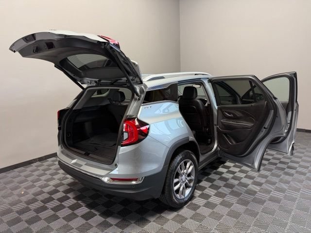 Used 2023 GMC Terrain SLT AWD/4WD image 30