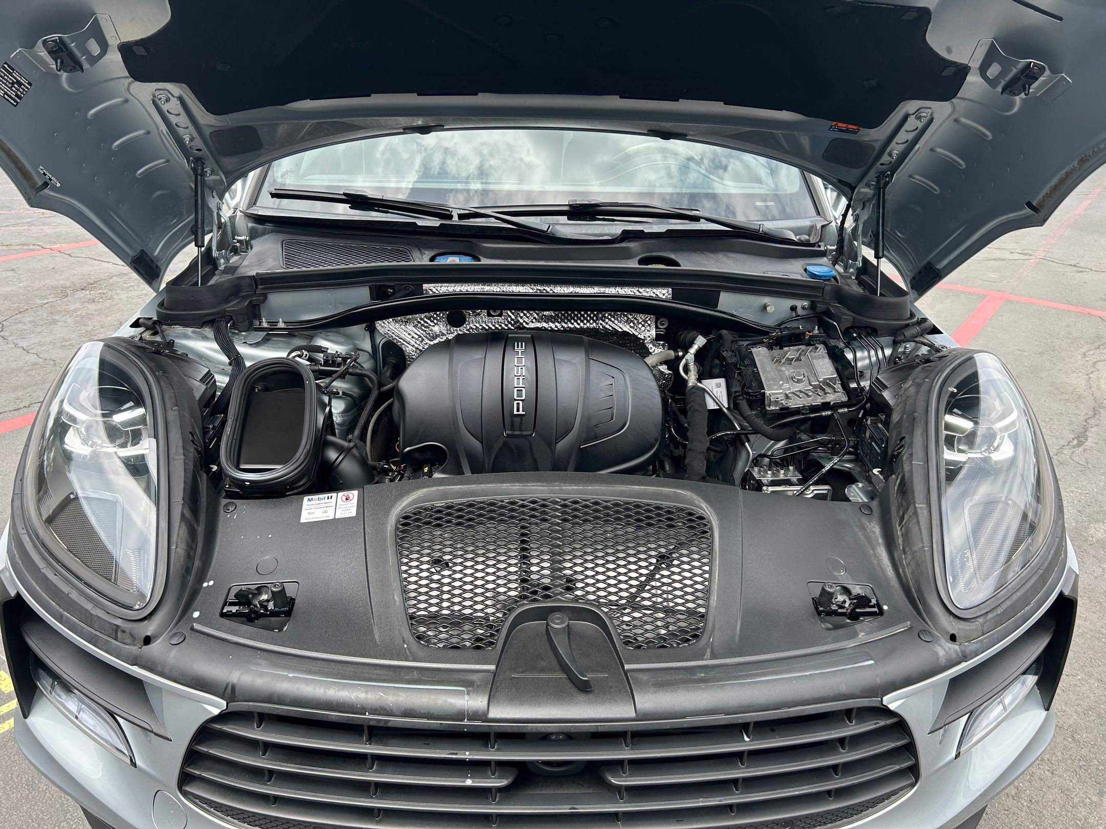 Used 2019 Porsche Macan AWD/4WD image 32
