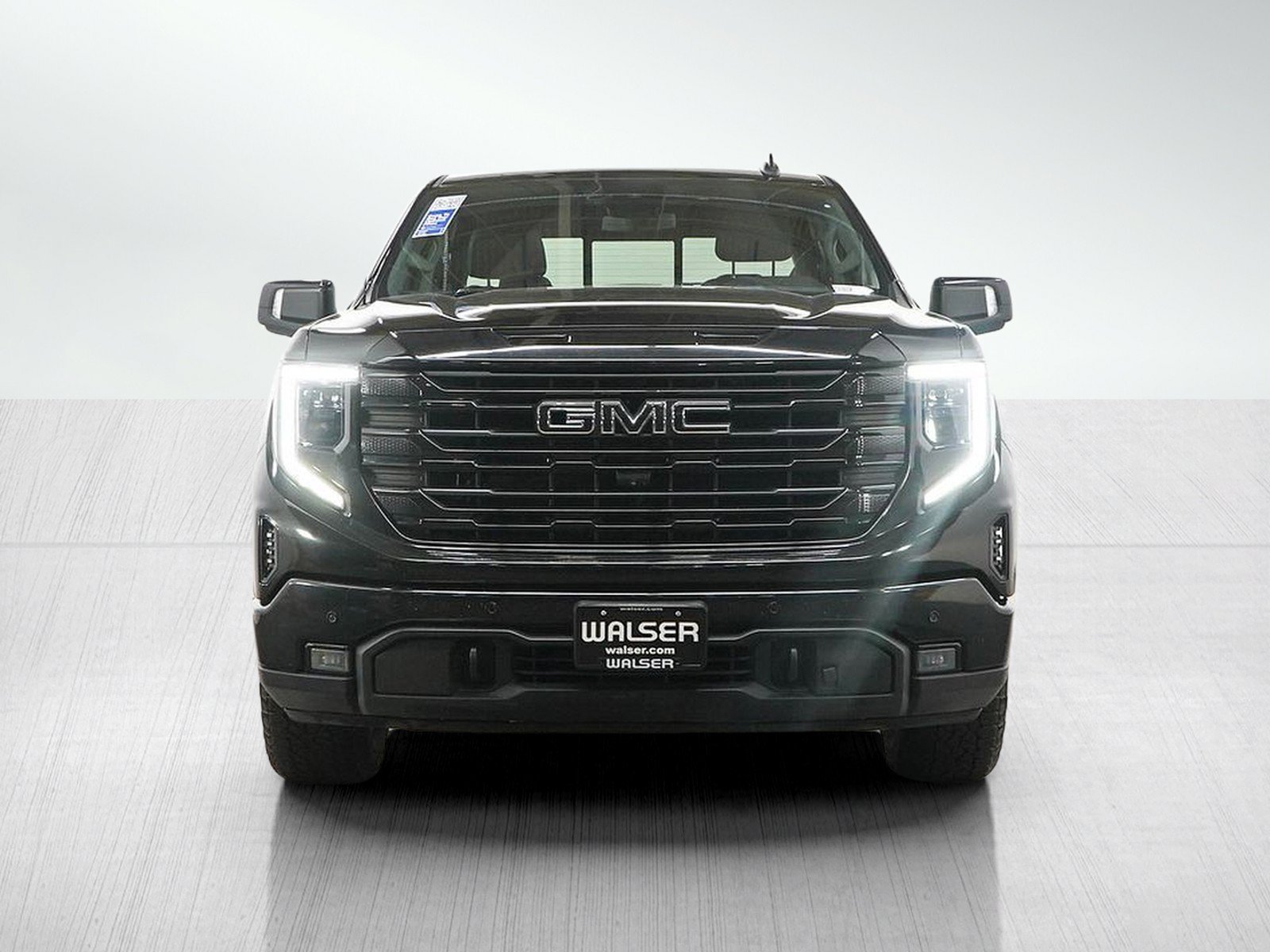Used 2024 GMC Sierra 1500 Elevation w/ Elevation Premium Package AWD/4WD image 8