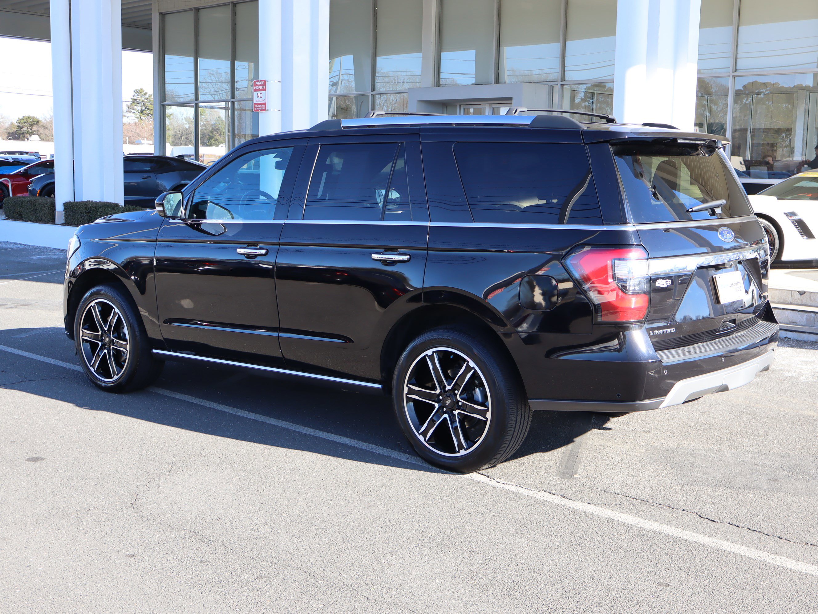 Used 2020 Ford Expedition Limited w/ Special Edition Package image 8