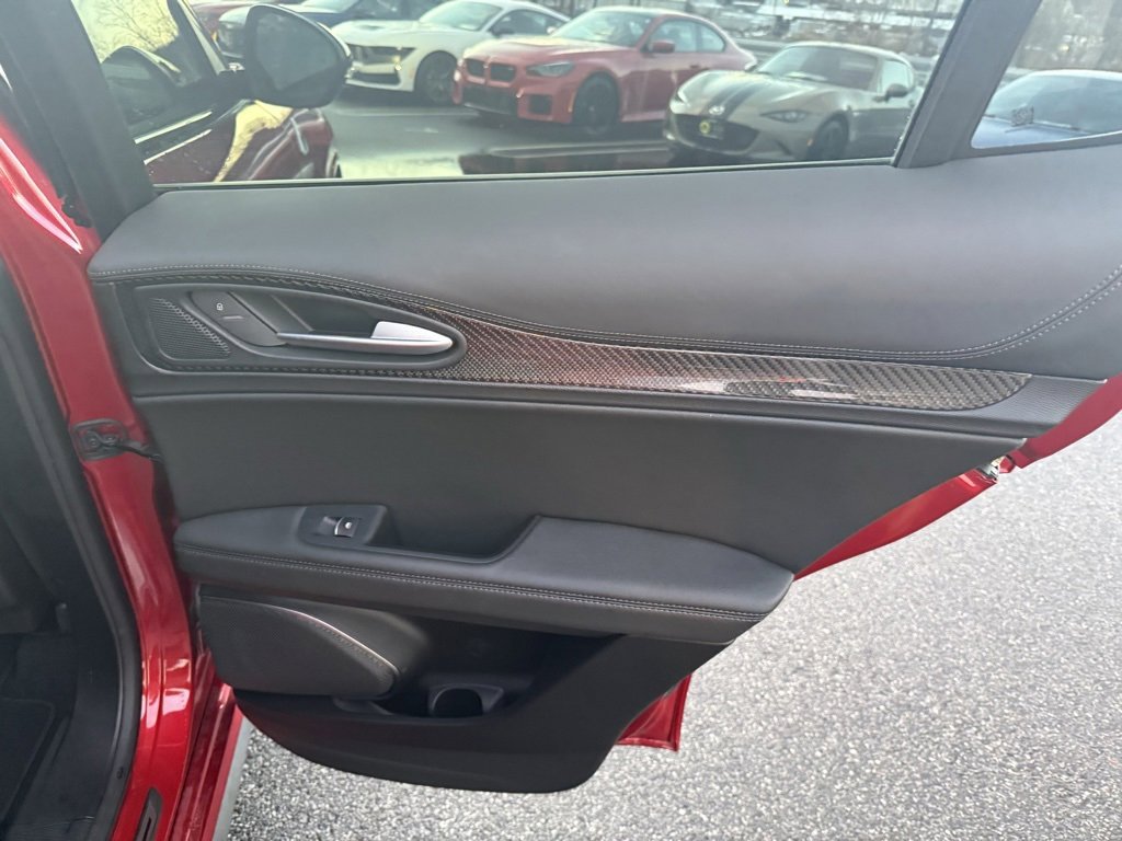 Used 2022 Alfa Romeo Stelvio Quadrifoglio w/ Active Assist Plus Package image 31