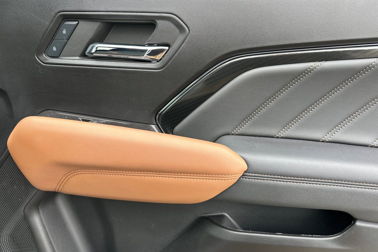 Used 2024 GMC Canyon AT4 w/ LPO, Off Road Lift Package image 20