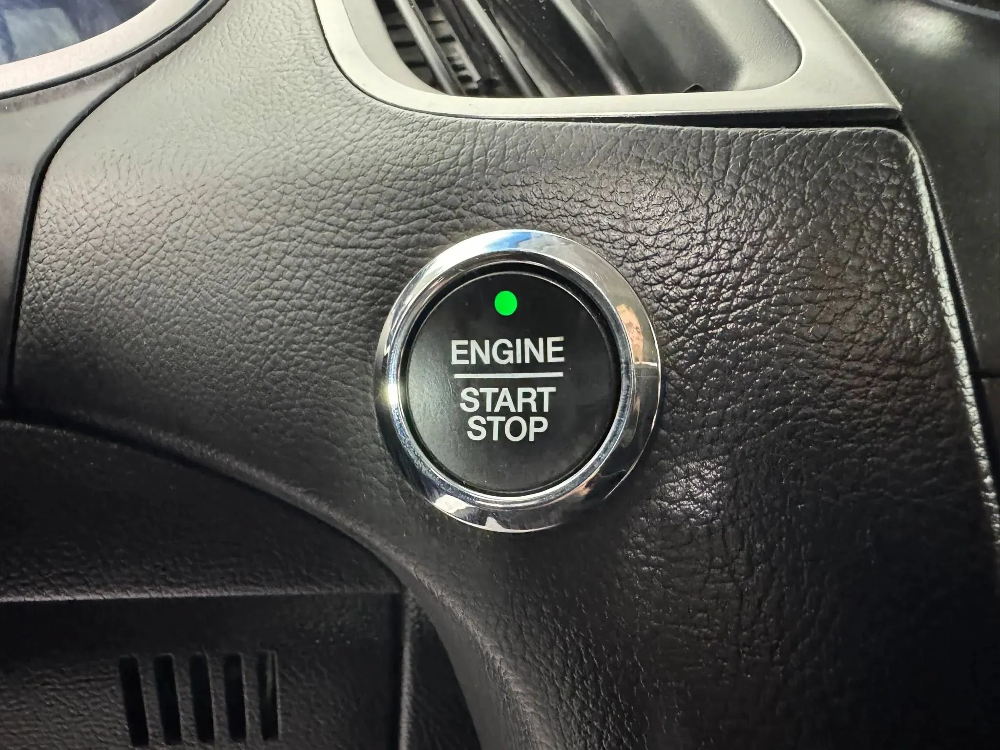 Used 2016 Ford Edge SEL FWD image 17