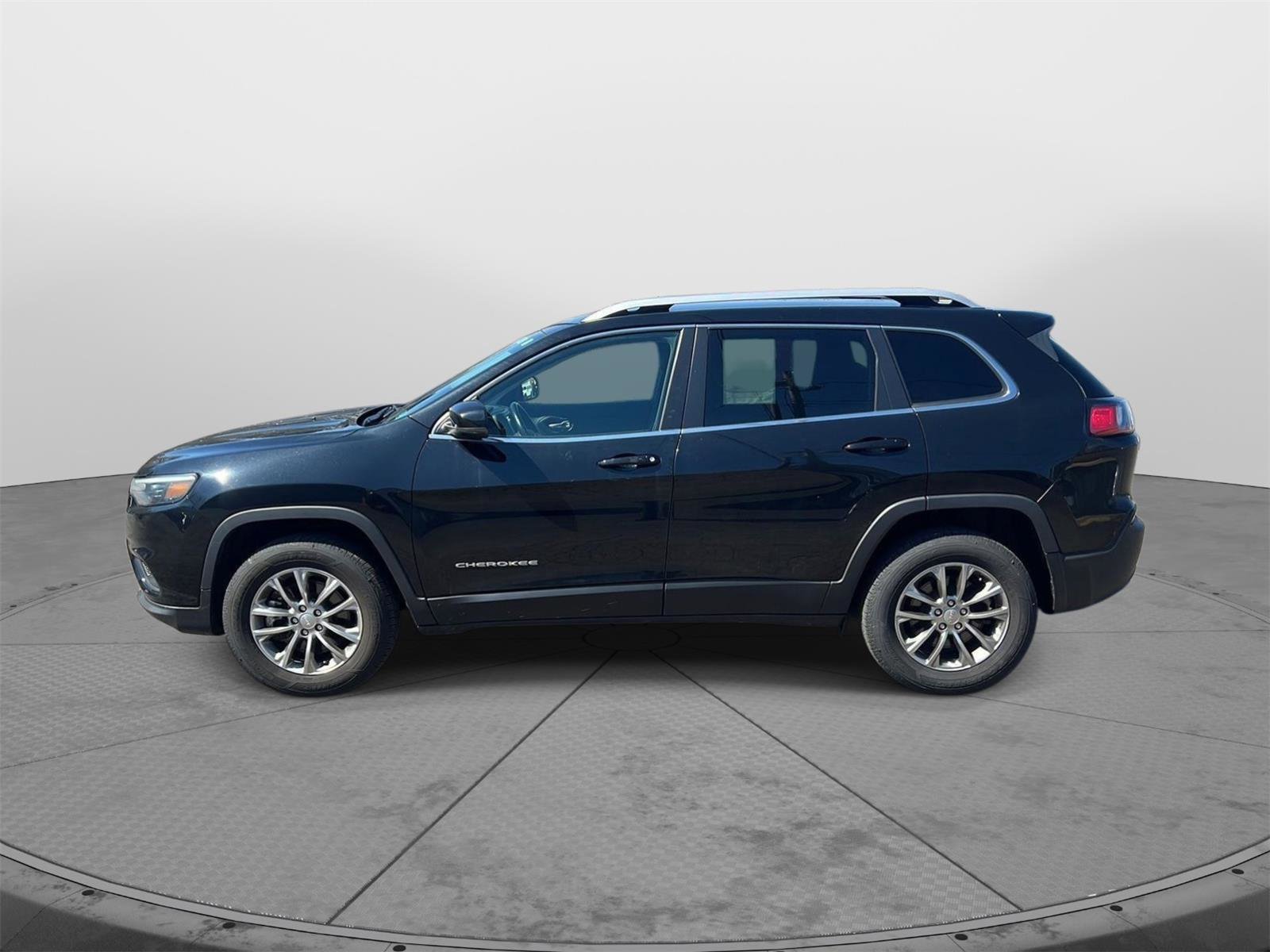Used 2021 Jeep Cherokee Latitude Lux w/ Comfort/Convenience Group image 6