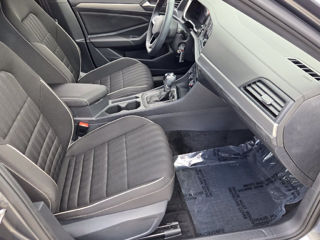 Certified 2024 Volkswagen Jetta Sport FWD image 18