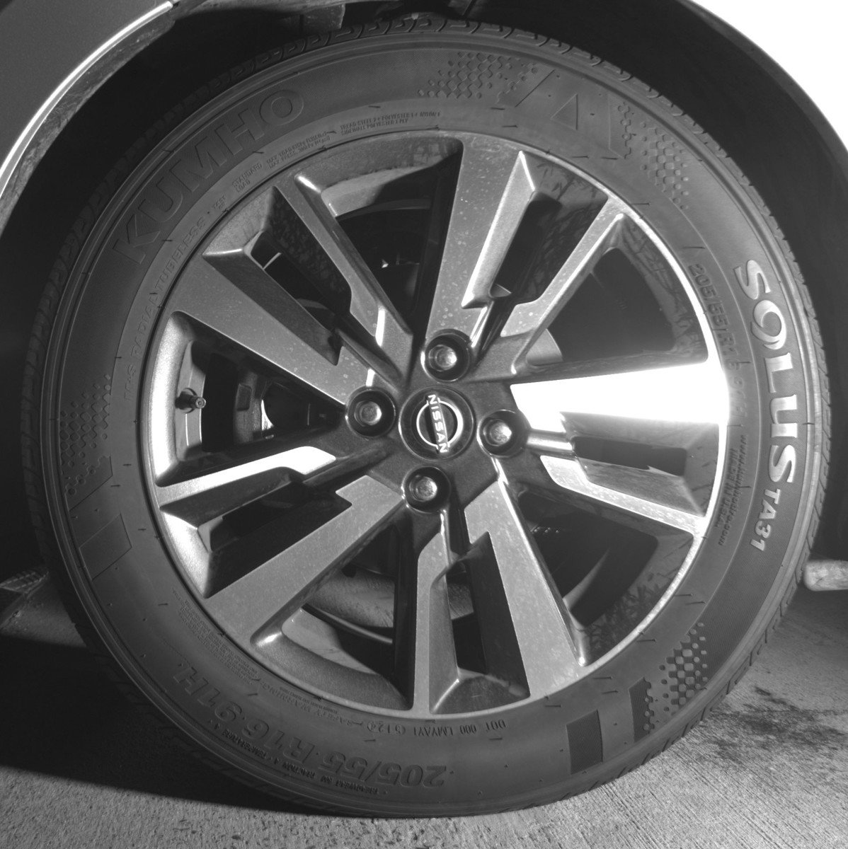 Used 2025 Nissan Versa SV image 12