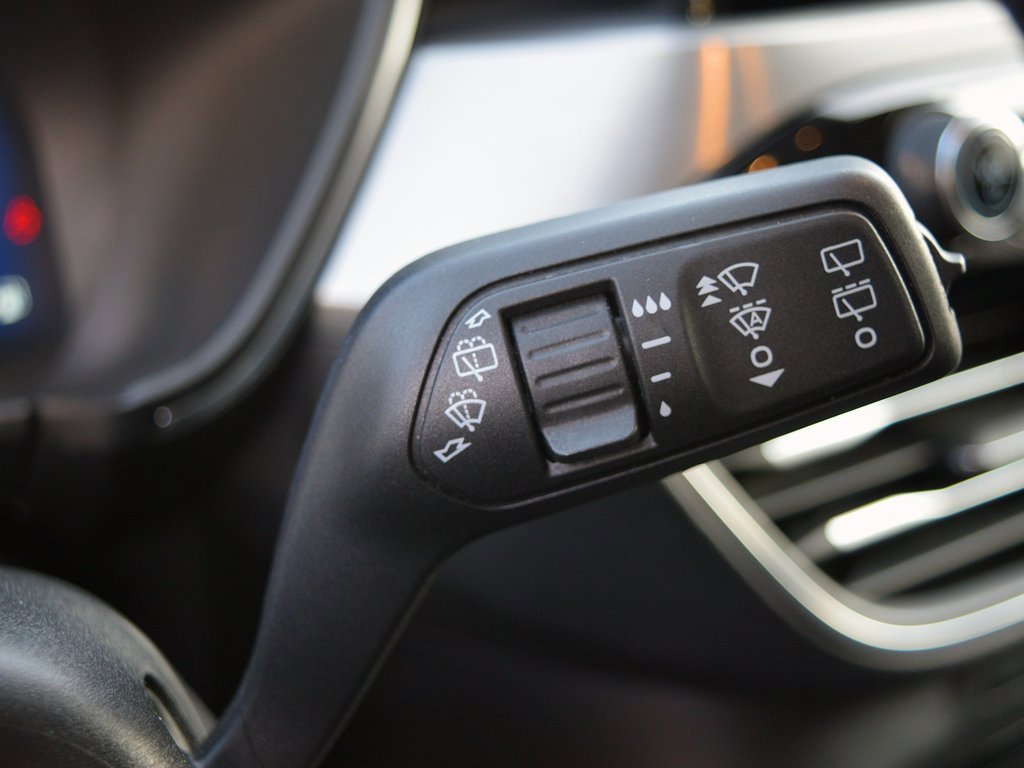 Used 2022 Ford Escape Titanium image 14