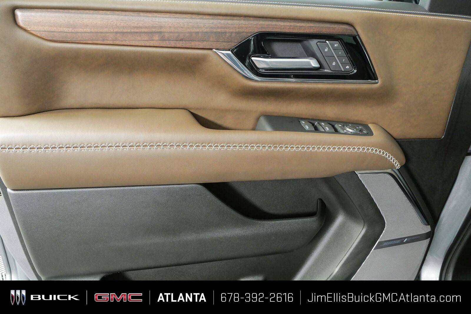 Used 2025 GMC Yukon XL Denali Ultimate w/ LPO, Floor Liner Package AWD/4WD image 6