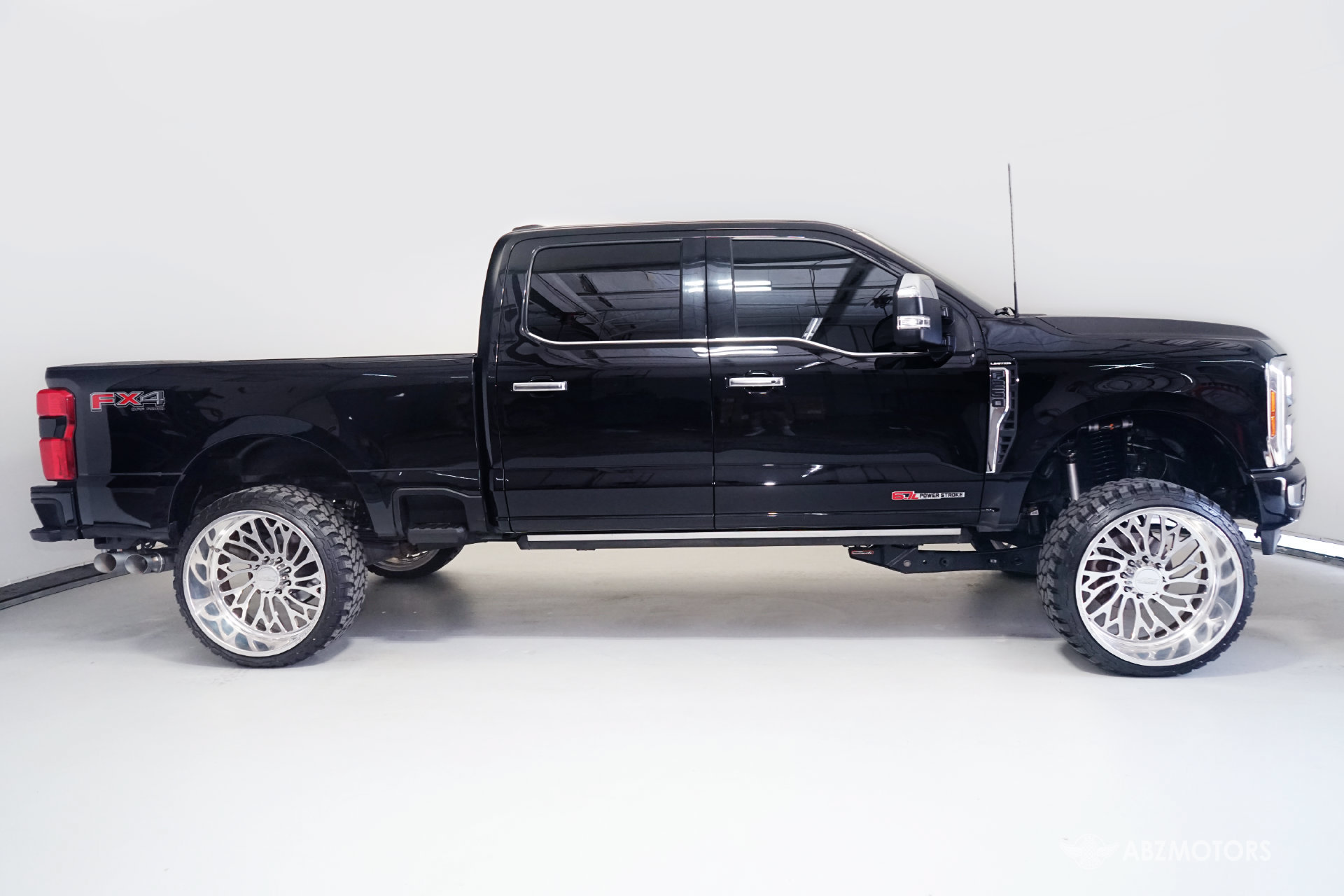 Used 2024 Ford F250 Limited w/ FX4 Off-Road Package AWD/4WD image 3
