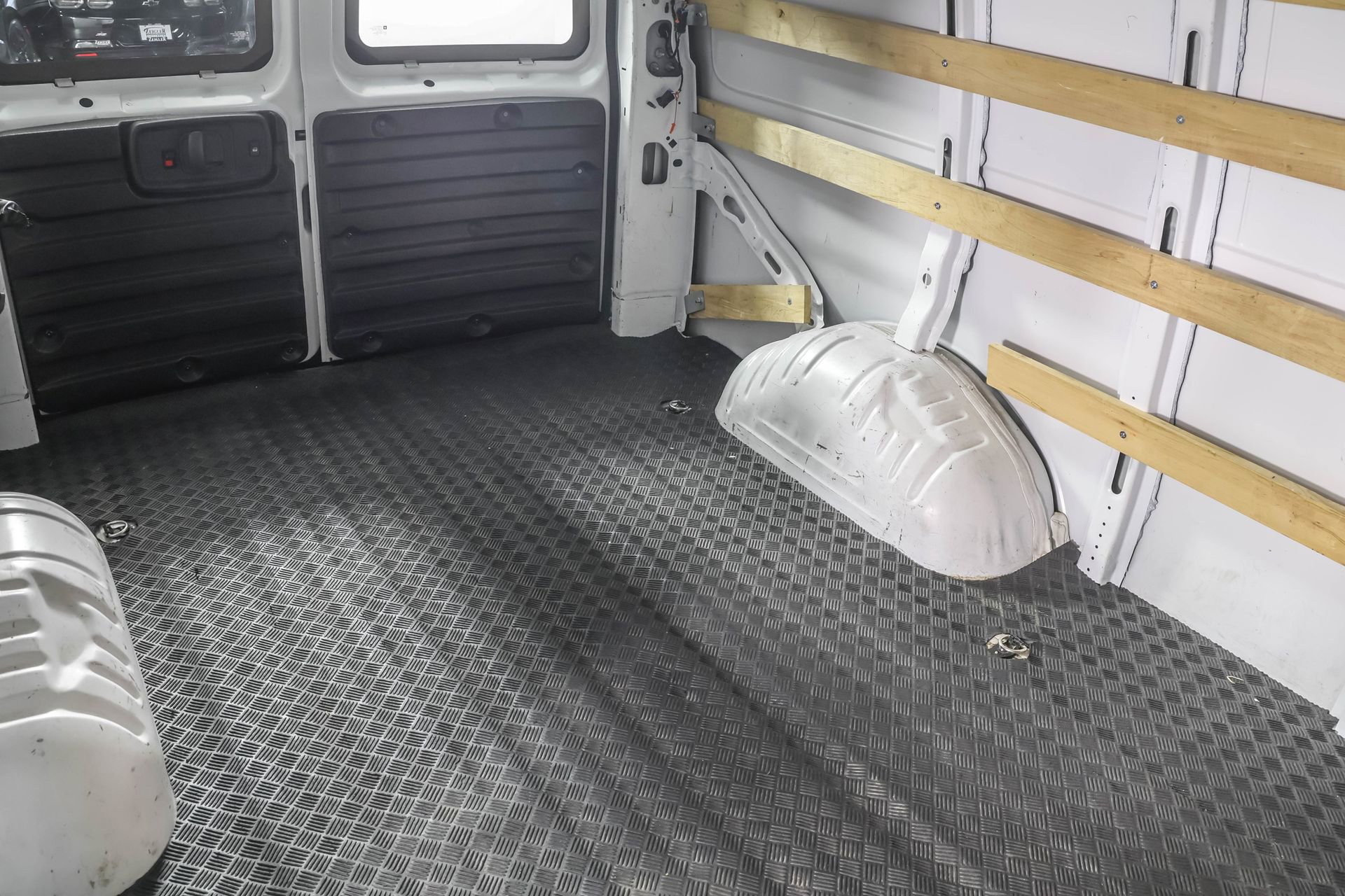 Used 2023 Chevrolet Express 2500 w/ Driver Convenience Package image 33