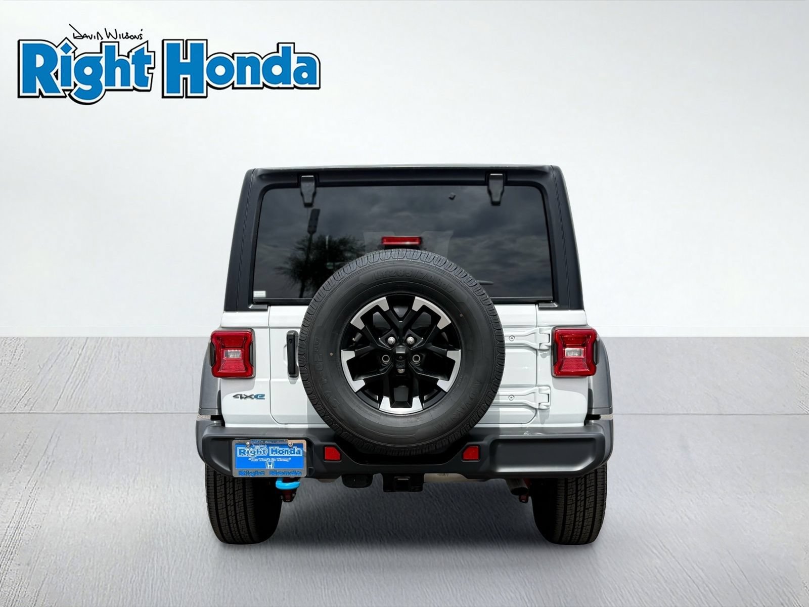 Used 2024 Jeep Wrangler Unlimited Rubicon 4xe AWD/4WD image 7