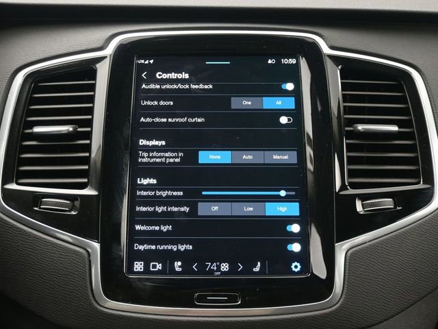 Used 2024 Volvo XC90 B6 Plus w/ Protection Package image 18