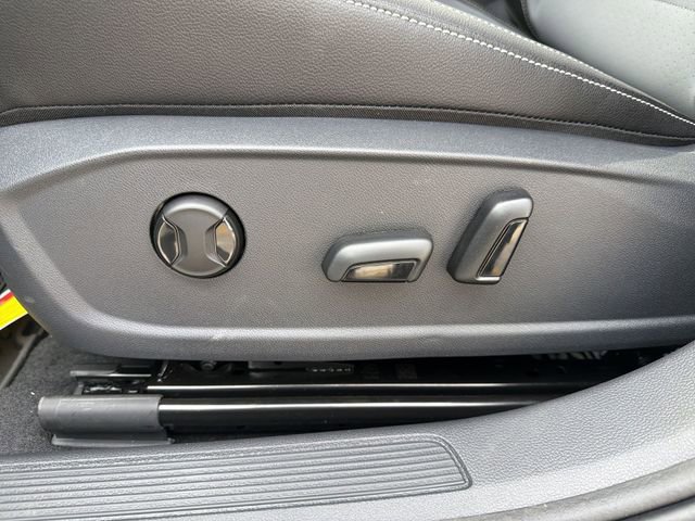 New 2026 Volkswagen Jetta SE FWD image 13