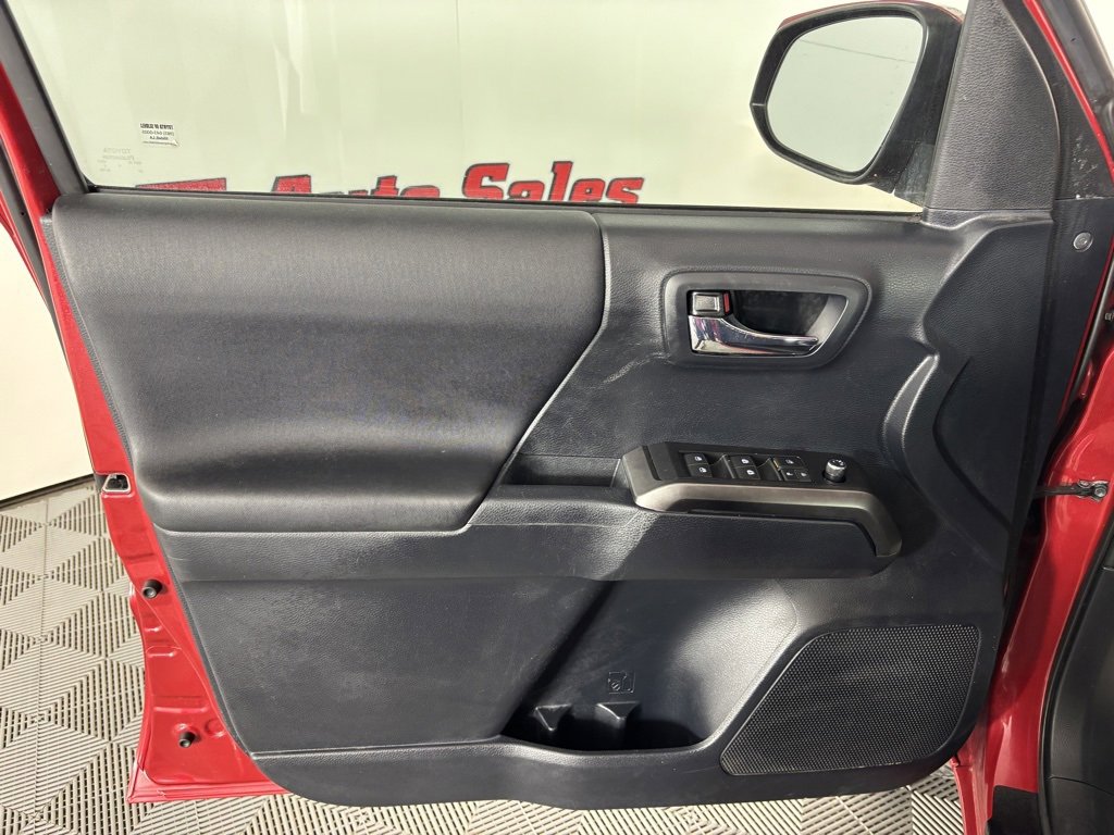 Used 2017 Toyota Tacoma TRD Off-Road w/ Tow Package image 14