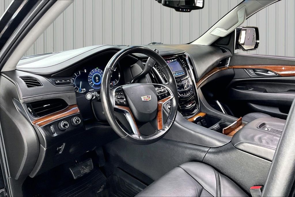 Used 2016 Cadillac Escalade Premium AWD/4WD image 17