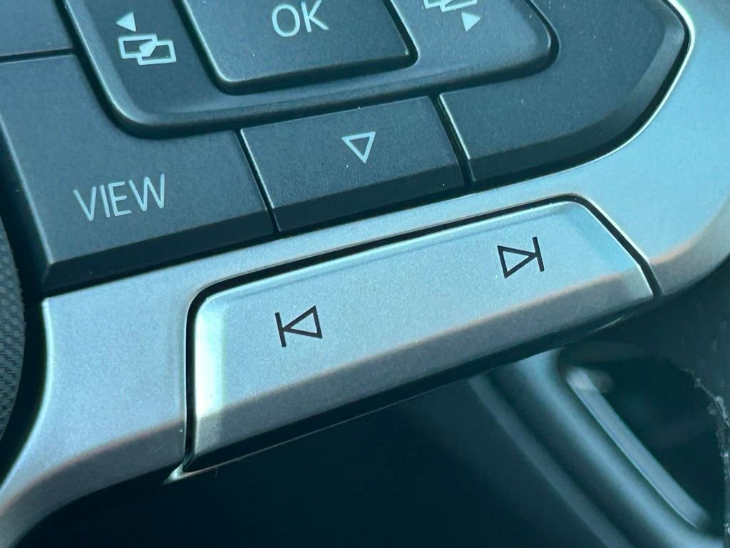 Used 2026 Volkswagen Tiguan SEL R-Line image 24