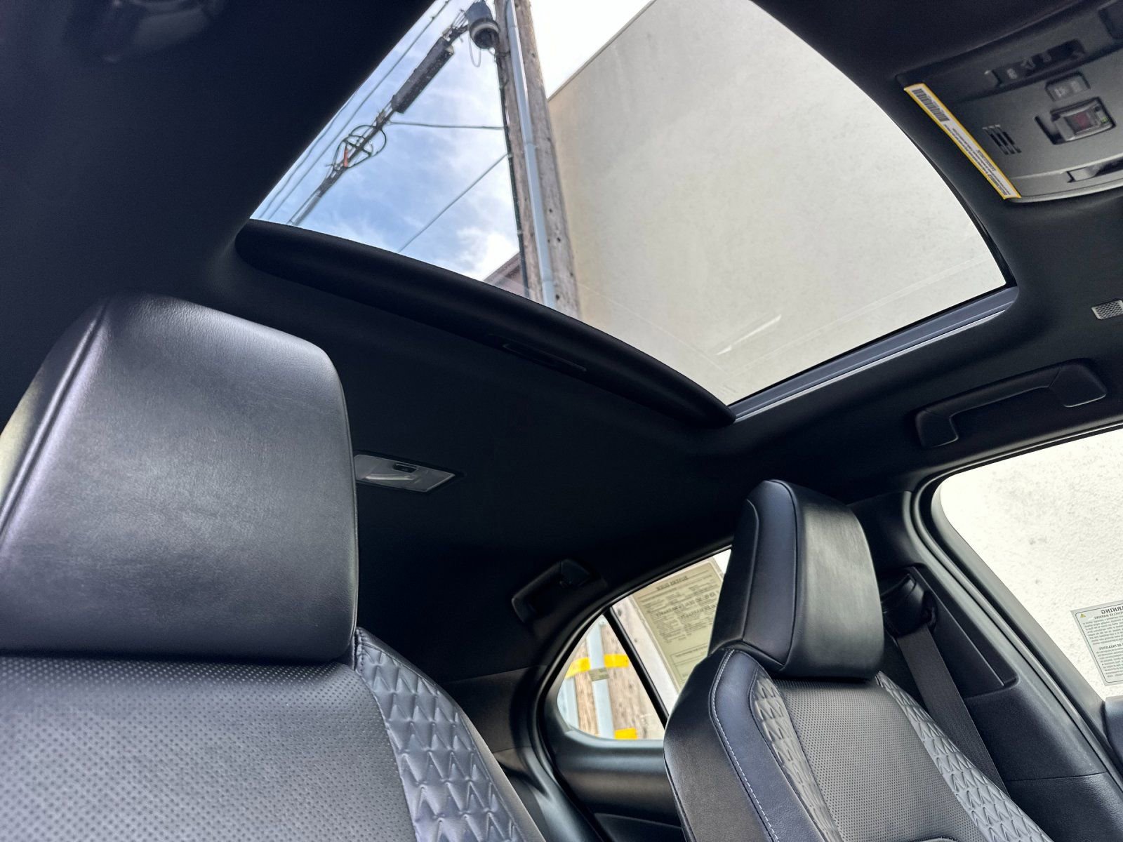 Used 2019 Lexus UX 250h w/ Premium Package image 19