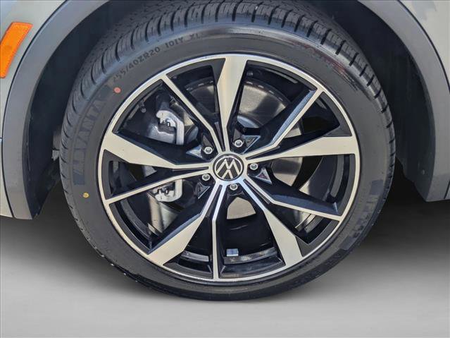 Used 2022 Volkswagen Tiguan SEL R-Line image 24