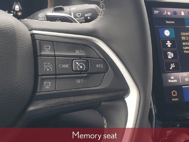 Used 2023 Jeep Grand Cherokee Limited AWD/4WD image 26