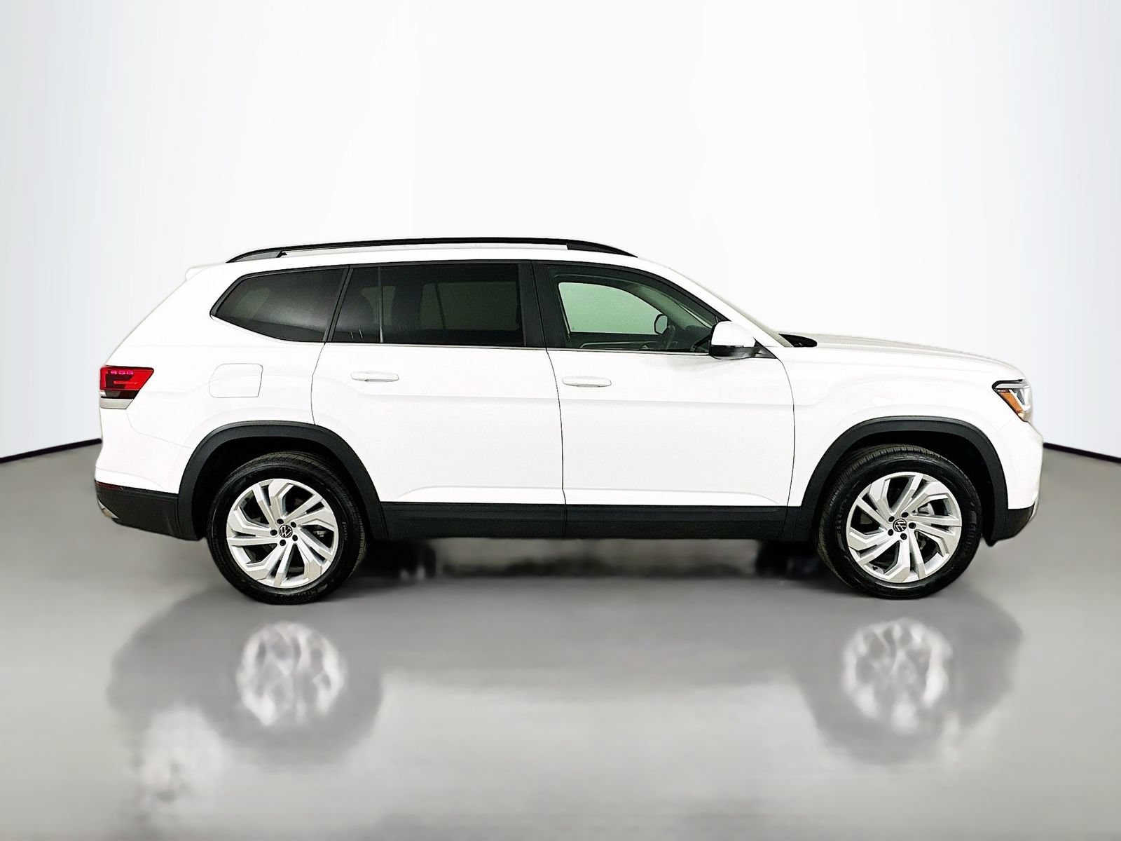 Certified 2023 Volkswagen Atlas SE AWD/4WD image 4