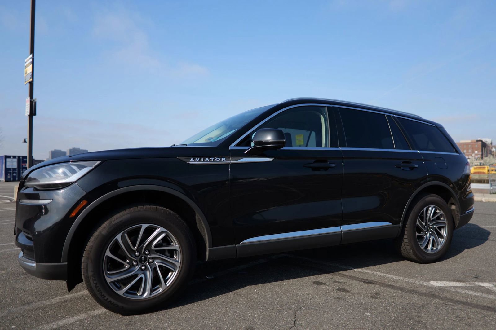 Used 2023 Lincoln Aviator AWD image 4
