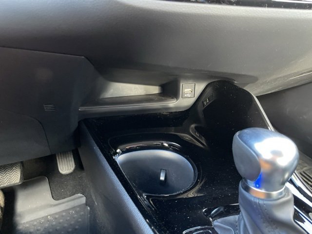 Used 2022 Toyota C-HR Limited image 12