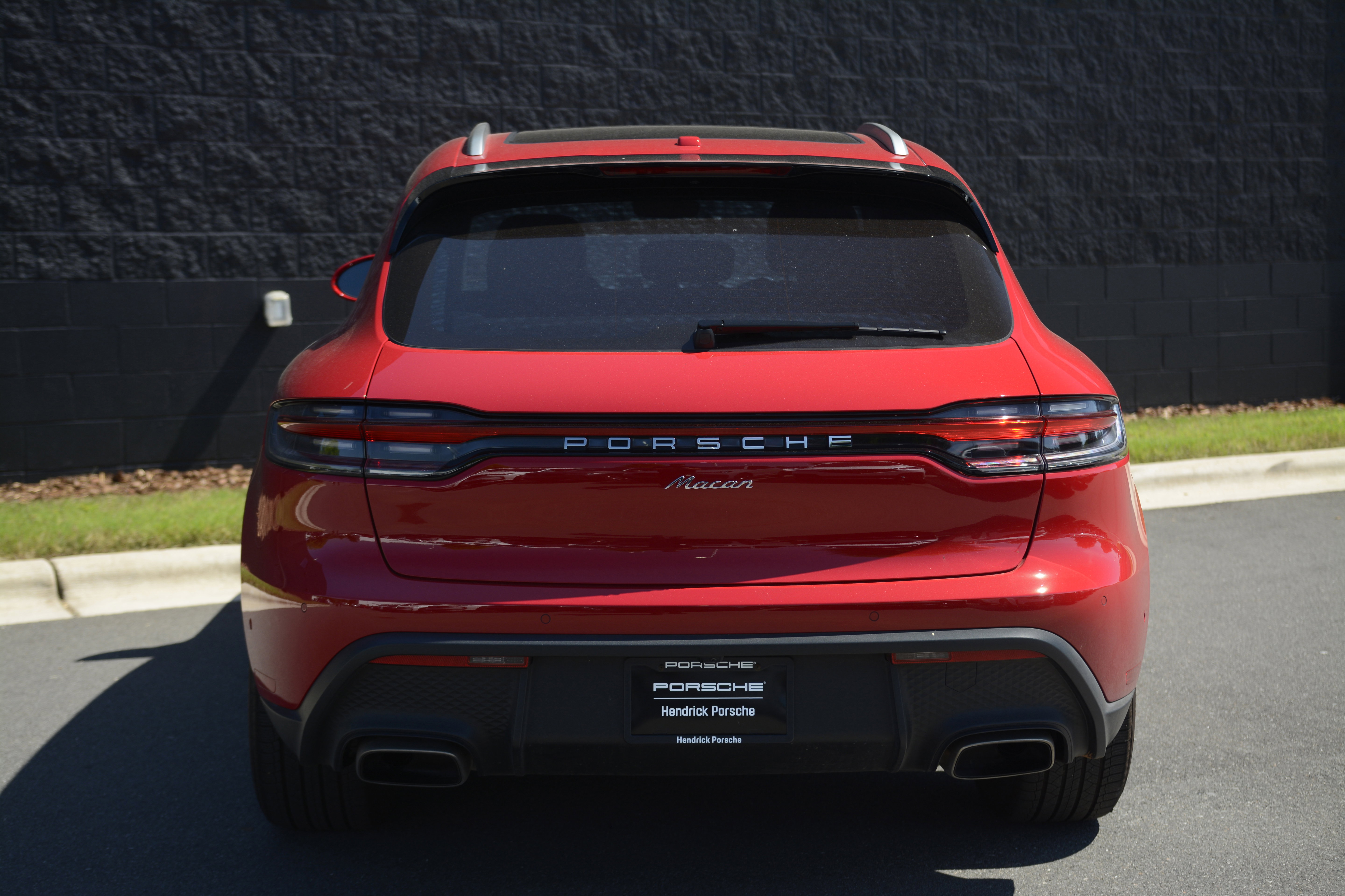 Used 2026 Porsche Macan AWD/4WD image 6