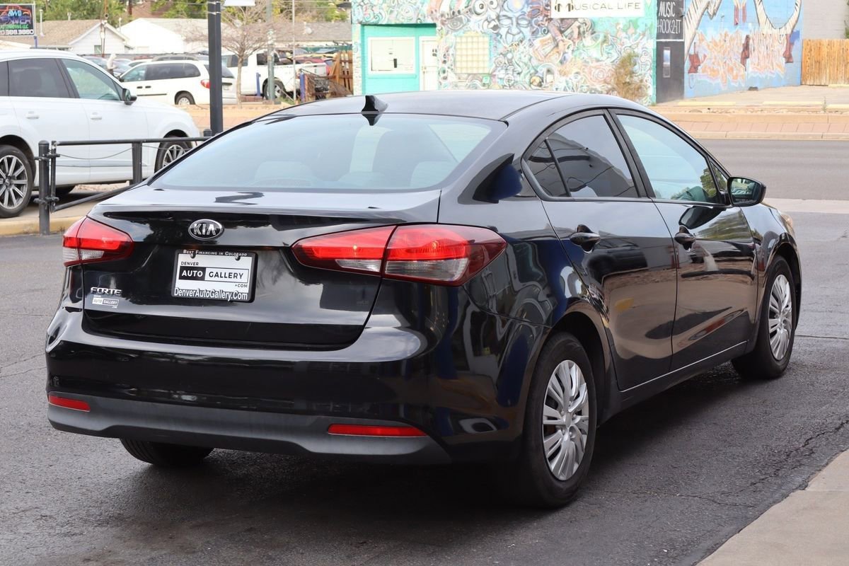 Used 2017 Kia Forte LX image 5
