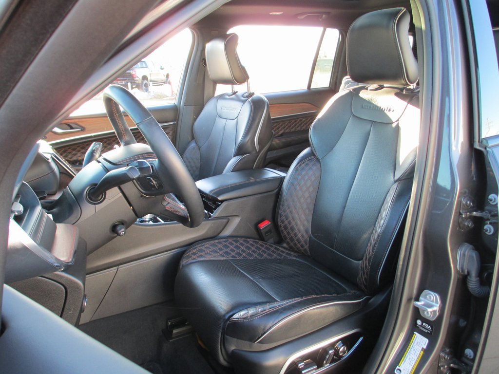 Used 2024 Jeep Grand Cherokee L Summit image 19