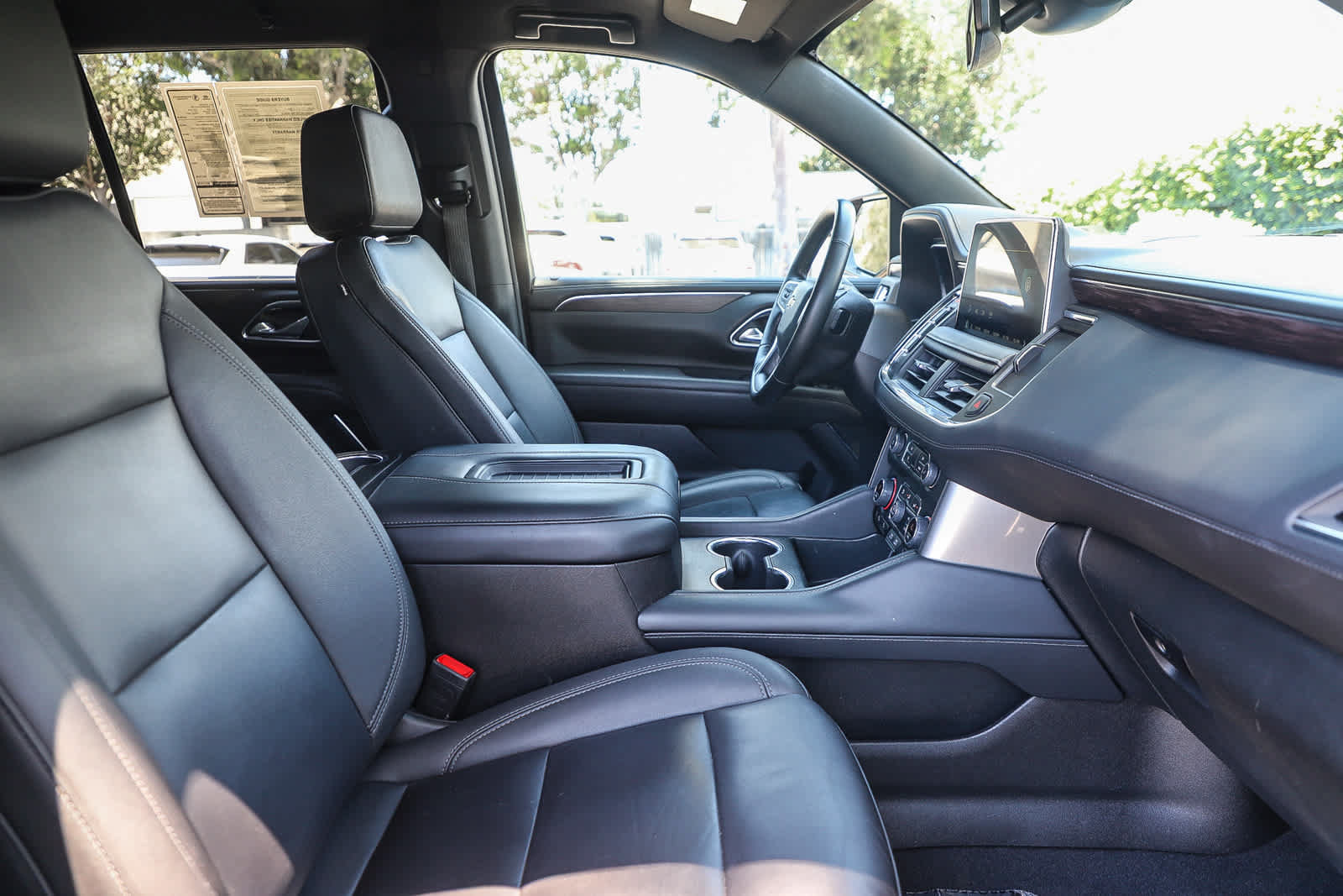 Used 2024 Chevrolet Tahoe LT w/ Luxury Package RWD image 17