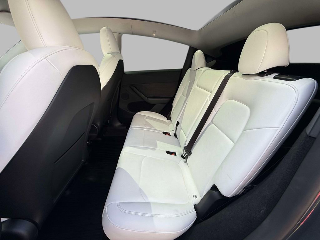 Used 2024 Tesla Model Y Long Range AWD/4WD image 19