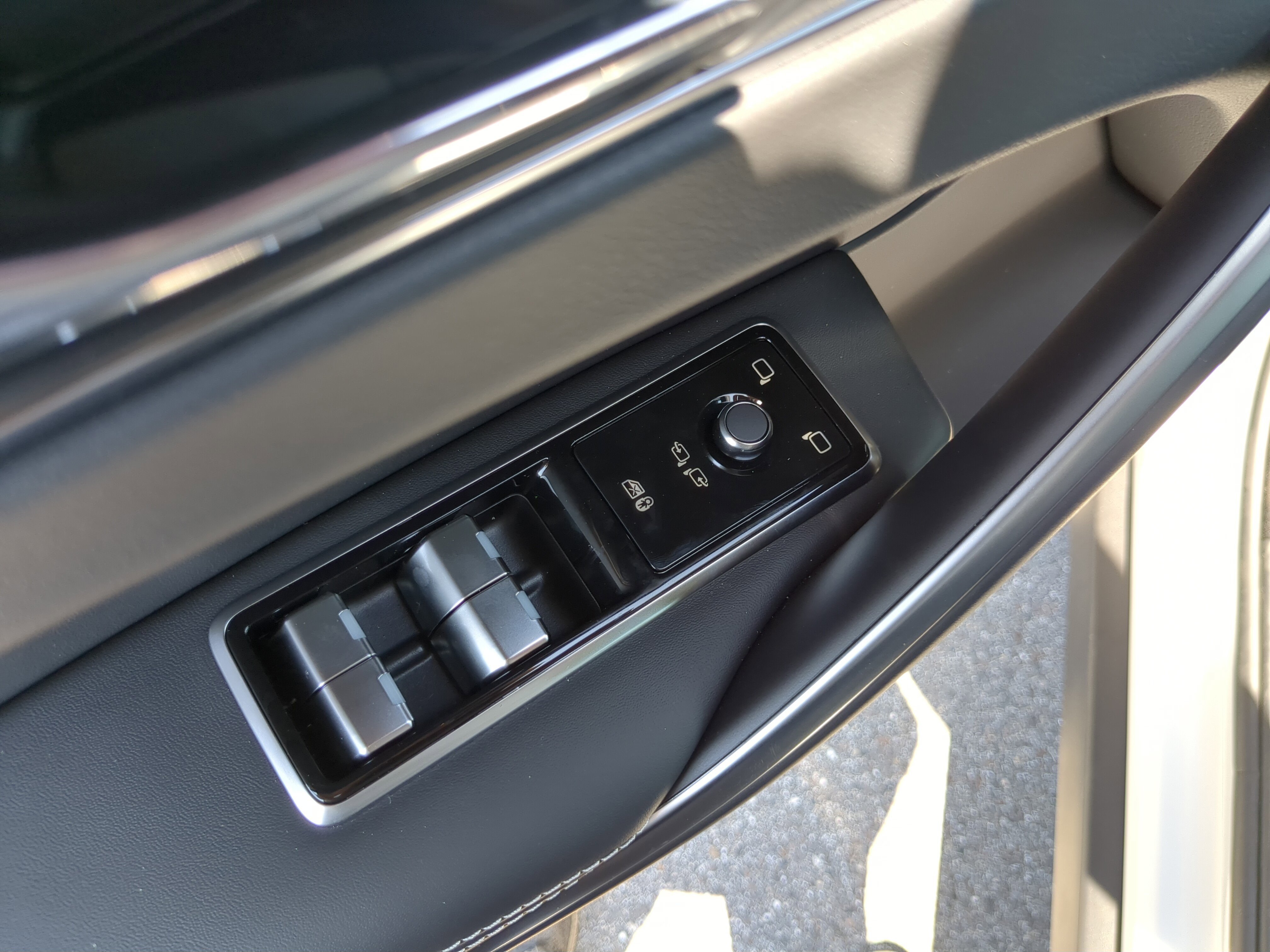 New 2026 Jaguar F-PACE R-Dynamic S image 15