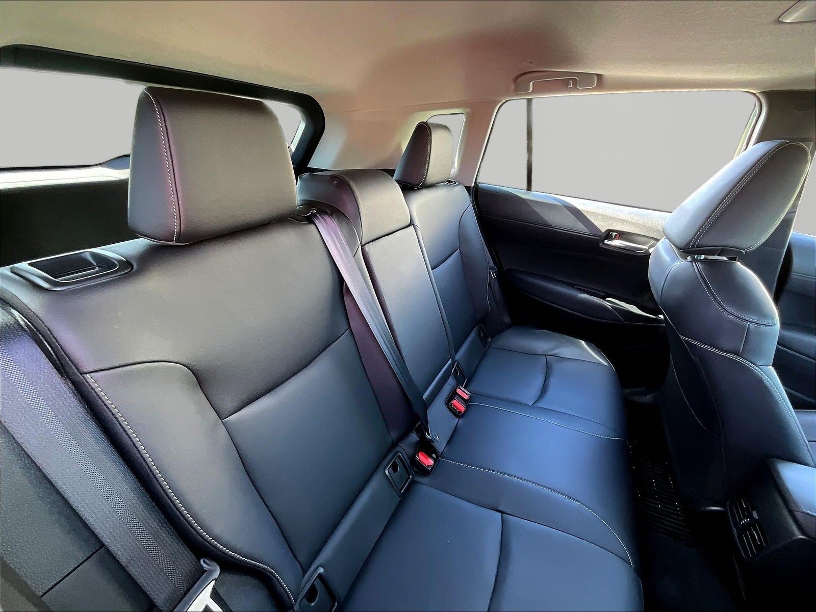 Used 2024 Toyota Corolla Cross XLE w/ Convenience Package AWD/4WD image 24