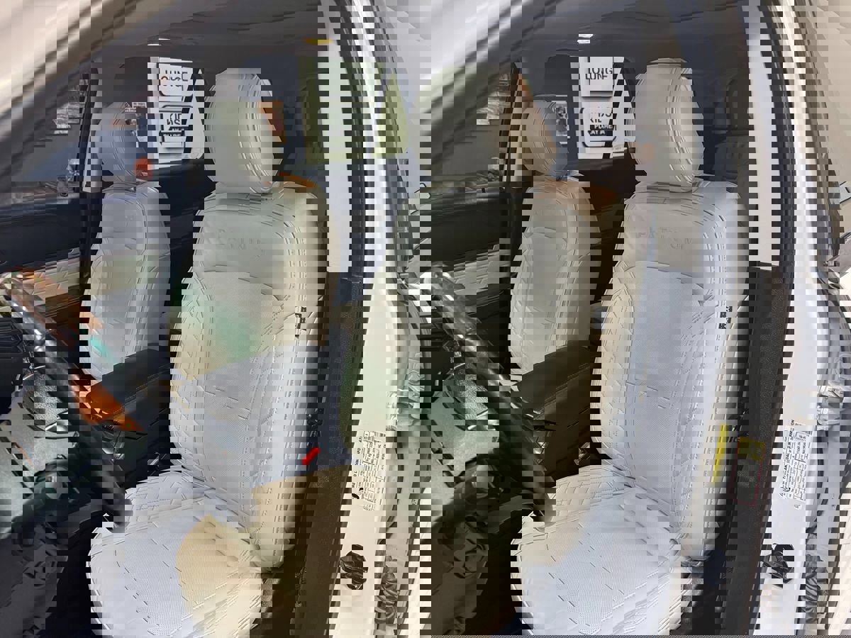 Used 2016 Ford Explorer Platinum image 13