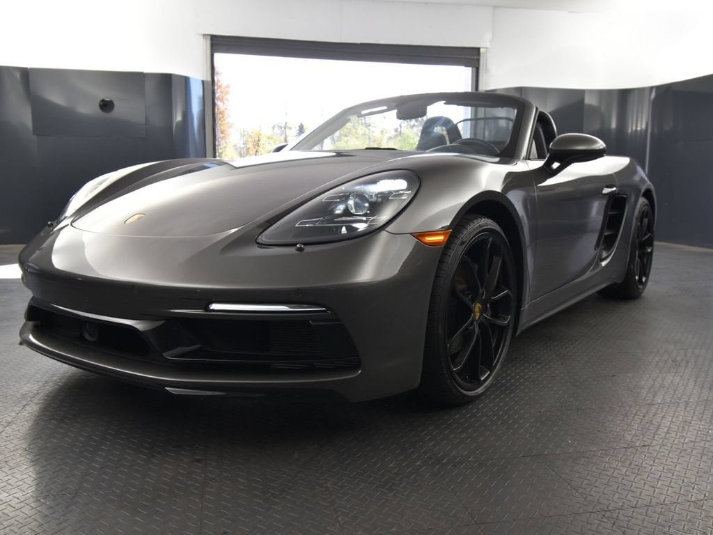 Certified 2025 Porsche 718 Boxster RWD image 40