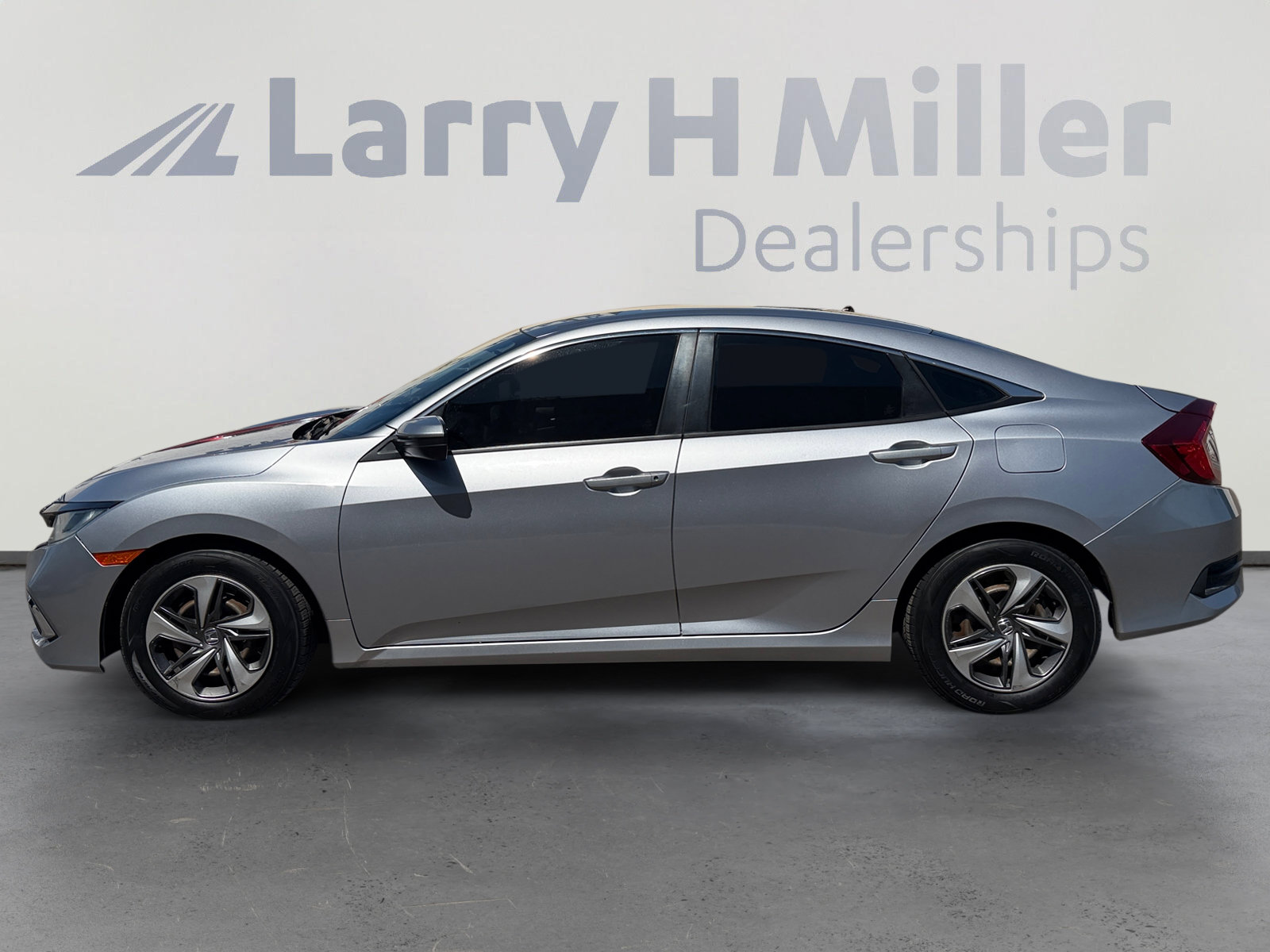 Used 2019 Honda Civic LX image 2