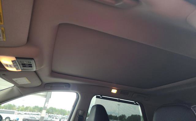 Used 2025 Nissan Pathfinder Platinum w/ Cargo Package image 3