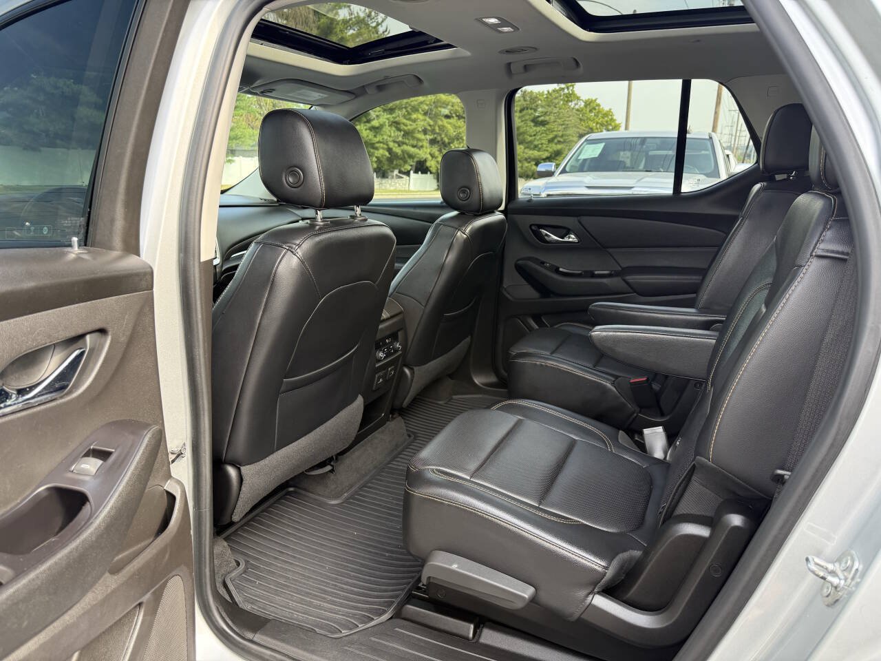 Used 2019 Chevrolet Traverse Premier w/ Redline Edition FWD image 14