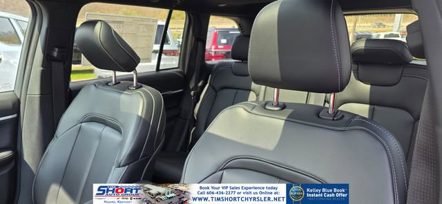 New 2026 Jeep Grand Cherokee Limited w/ Limited Altitude Package AWD/4WD image 31
