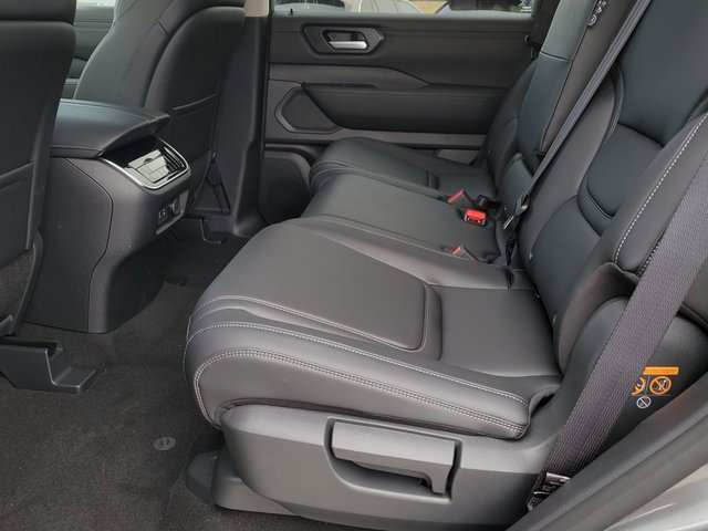 New 2025 Nissan Armada SV image 10