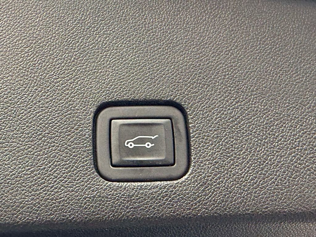 Used 2023 Cadillac XT6 Sport image 18