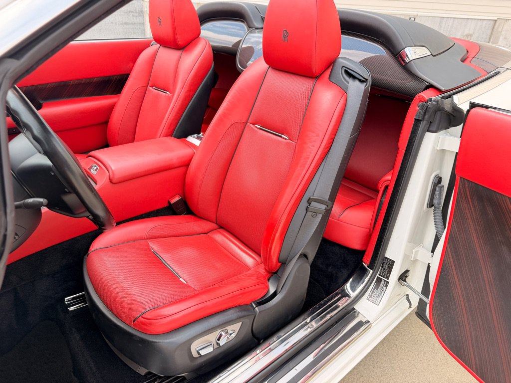 Used 2017 Rolls-Royce Dawn RWD image 16