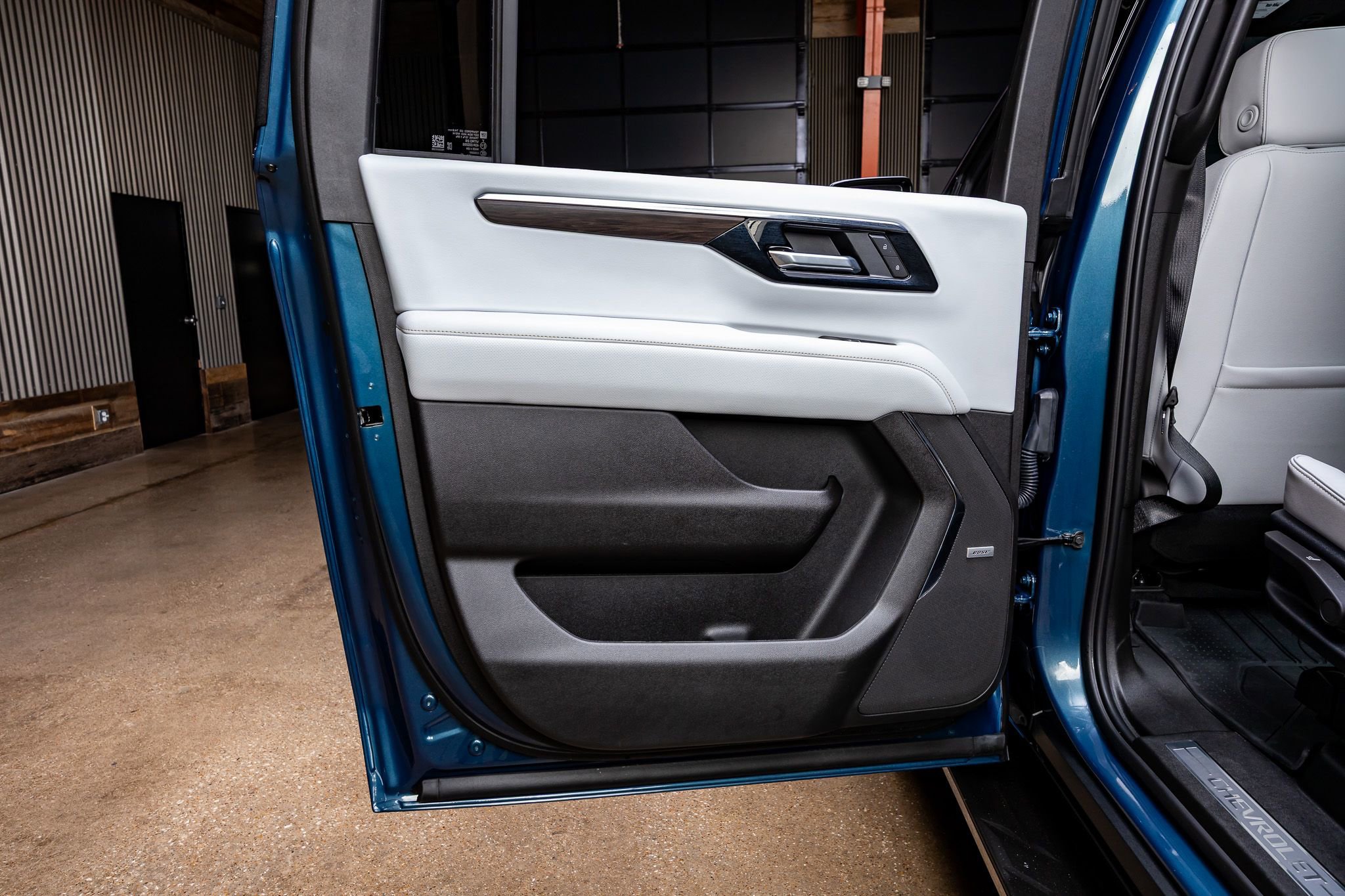 Used 2025 Chevrolet Suburban Premier w/ Sun And Tow Package image 35