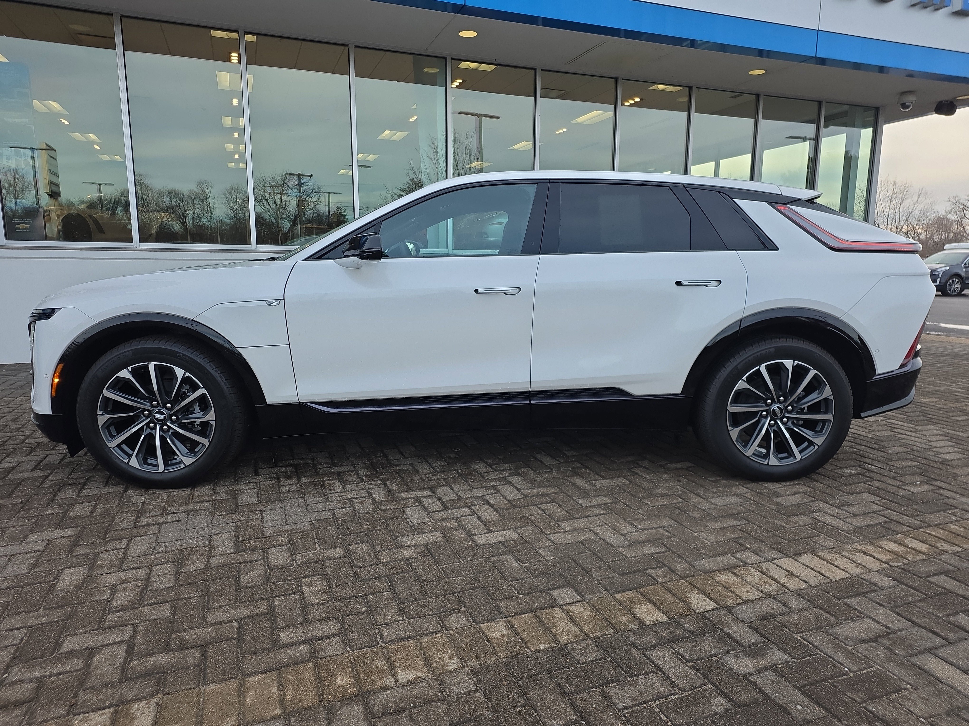 Used 2025 Cadillac Lyriq Sport image 2